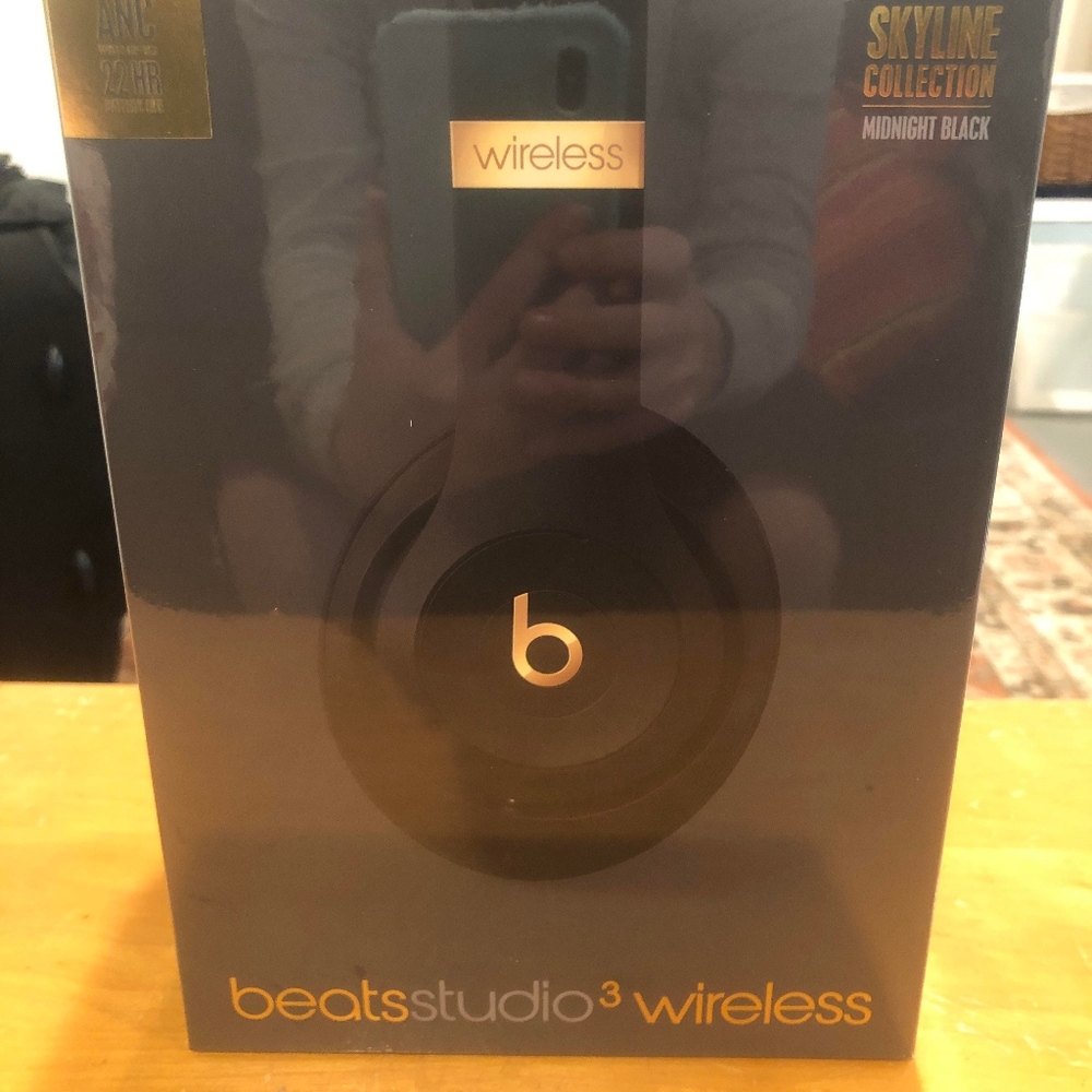 Beats Studio3 Wireless Headphones - Midnight Black